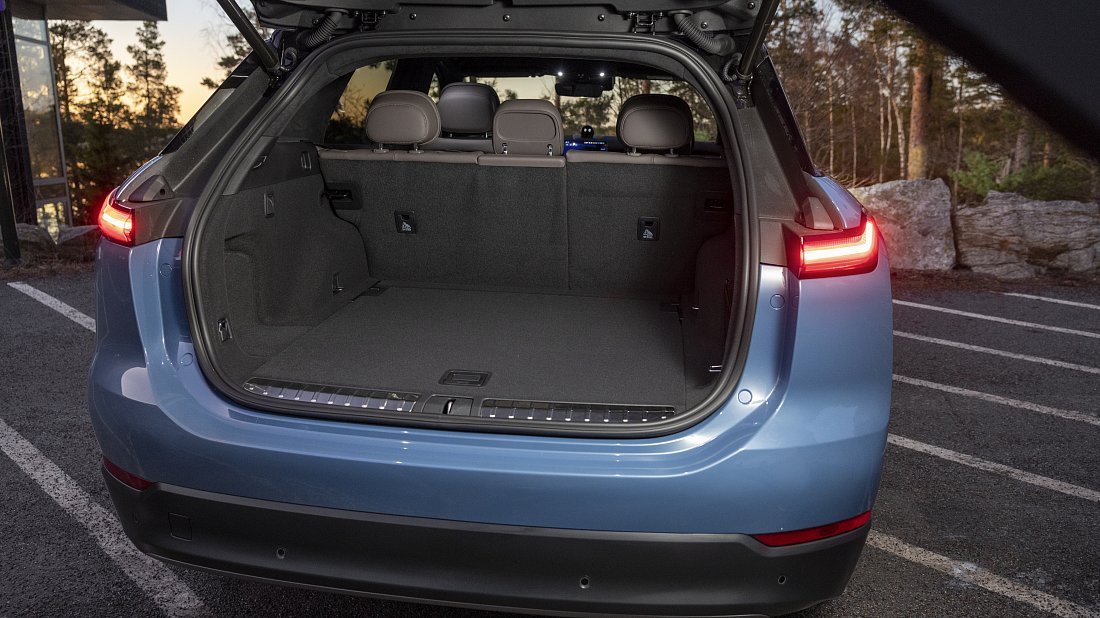 NIO EL7 Long Range (2022-…) trunk photo, boot, seats up, seats upright, cargo space, cargo volume, cargo capacity, storage