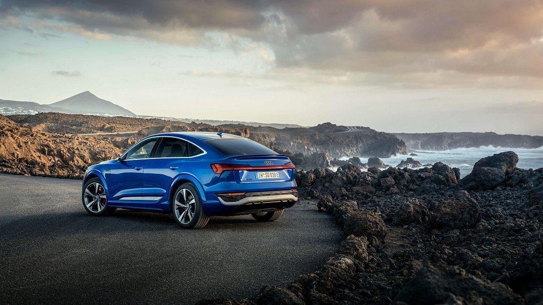 Audi SQ8 Sportback e-tron (2023-…) rear quarter, three-quarter view, diagonal, exterior