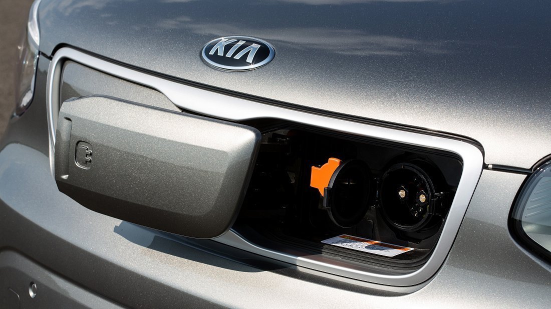 Kia Soul EV (2017-2019) charge port Europe, charging, inlet, plug, connector