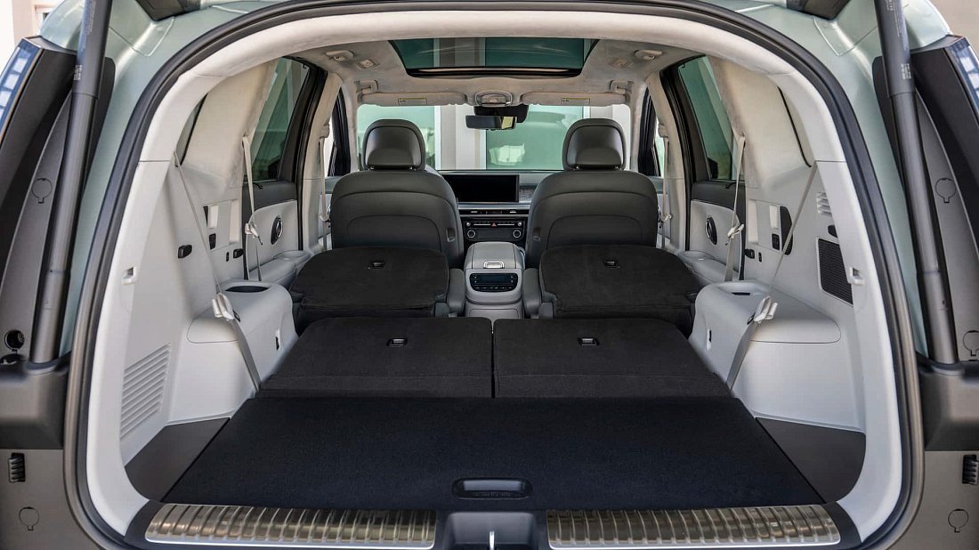 Hyundai Ioniq 9 Long Range AWD (2025-…) trunk, boot, expanded, folded seats, maximum volume, max cargo, max capacity, max storage