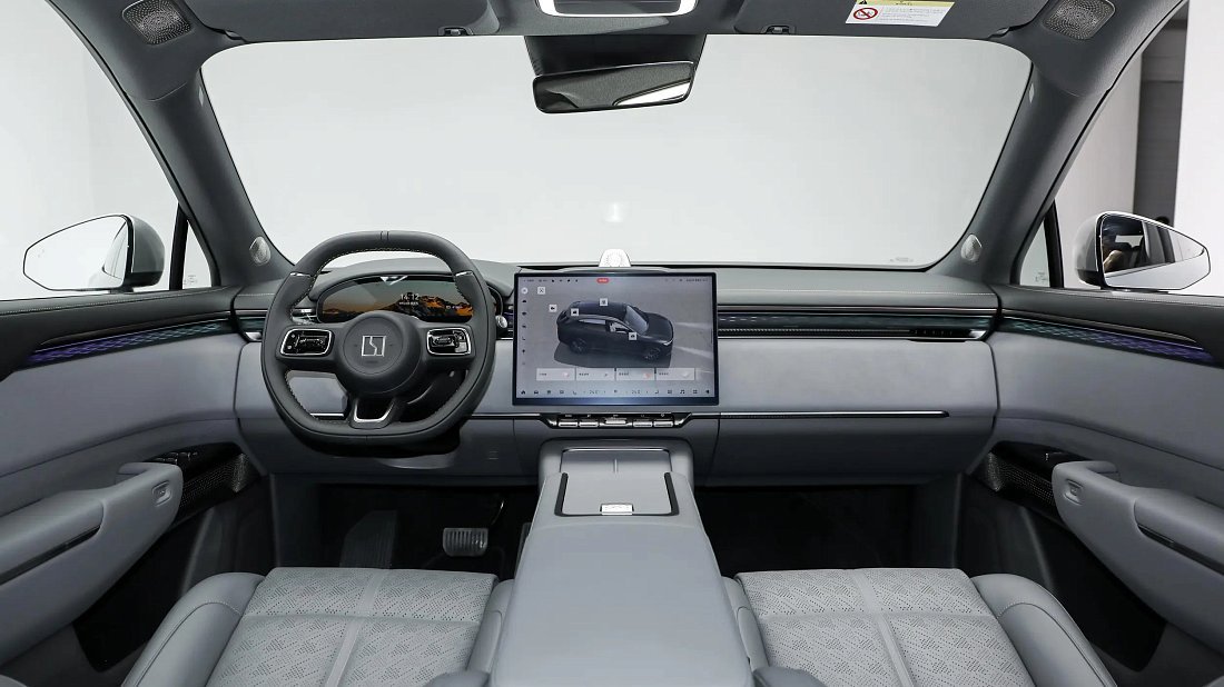 Zeekr 7X Long Range RWD (2025-...) interior, front seat, driver seat, dashboard, steering wheel, infotainment, cockpit