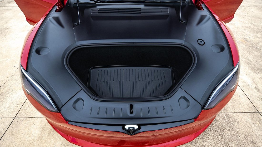 Tesla Model S Dual Motor (2025-…) frunk, front trunk, under hood, storage, cargo, capacity, bonus space