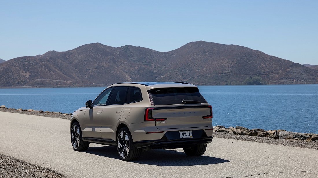 Volvo EX90 Single Motor (2024-…) rear quarter, three-quarter view, diagonal, exterior