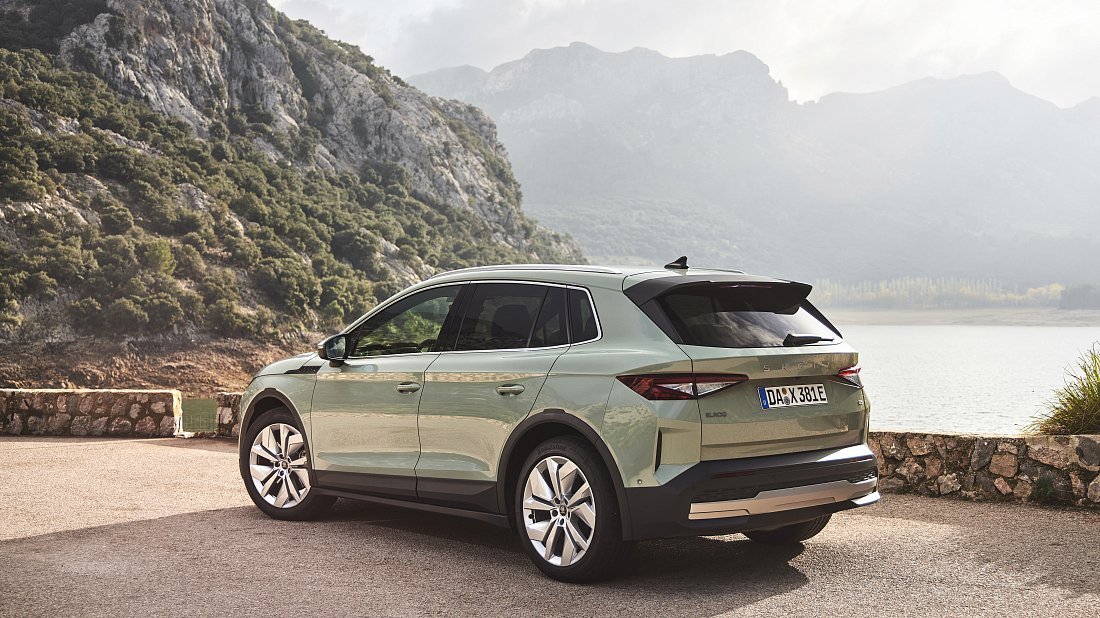 Škoda Elroq 85 (2024-...) rear quarter, three-quarter view, diagonal, exterior