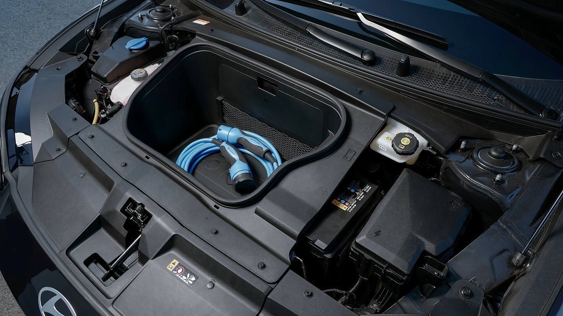 Hyundai Ioniq 6 Standard Range RWD (2023-…) frunk, front trunk, under hood, storage, cargo, capacity, bonus space