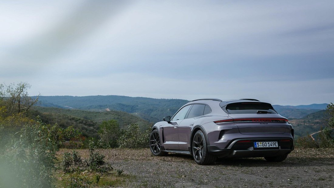 Porsche Taycan Turbo S Cross Turismo (2024-…) rear quarter photo, three-quarter view, diagonal, exterior