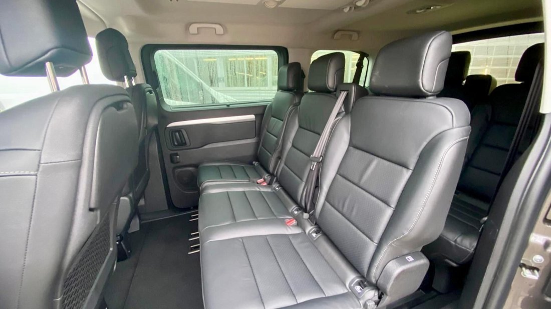 Opel Zafira Electric Life M 50 kWh (2020-2024) rear seats, back seats, passenger seats, legroom, headroom, interior