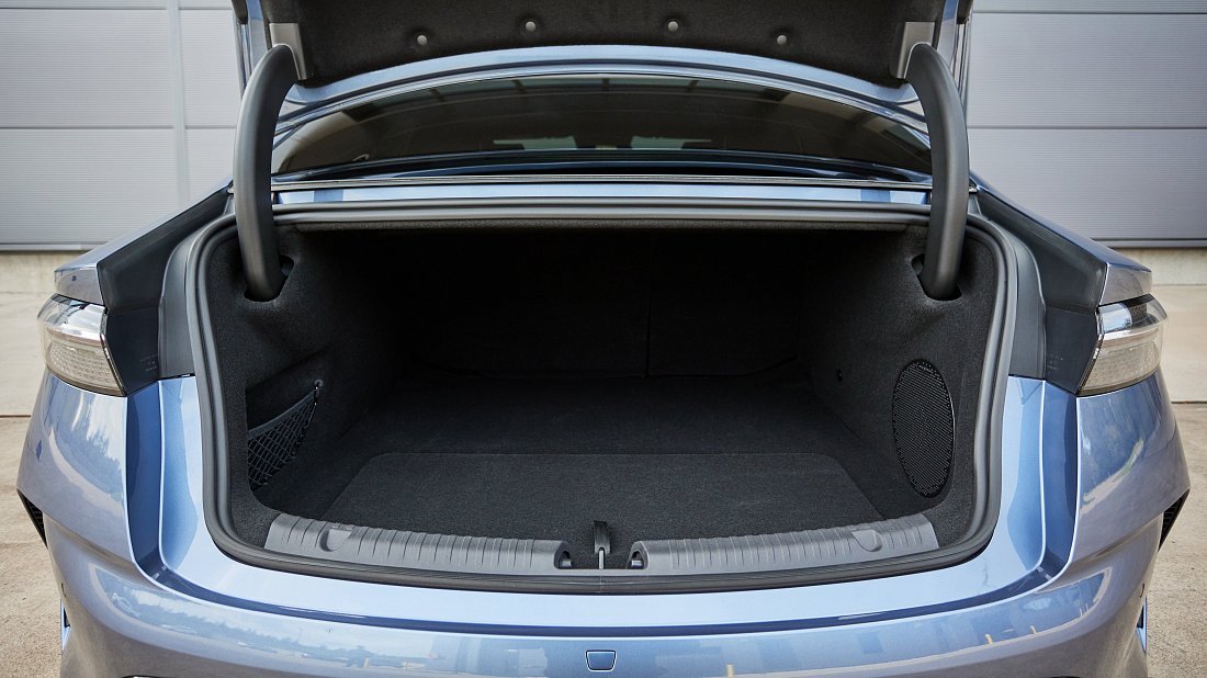 BYD Seal Comfort RWD (2025-…) trunk, boot, seats up, seats upright, cargo space, cargo volume, cargo capacity, storage