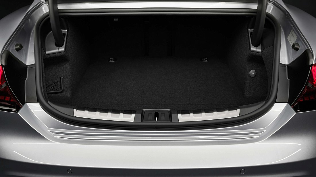 Audi e-tron GT RS Performance (2024-…) trunk, boot, seats up, seats upright, cargo space, cargo volume, cargo capacity, storage