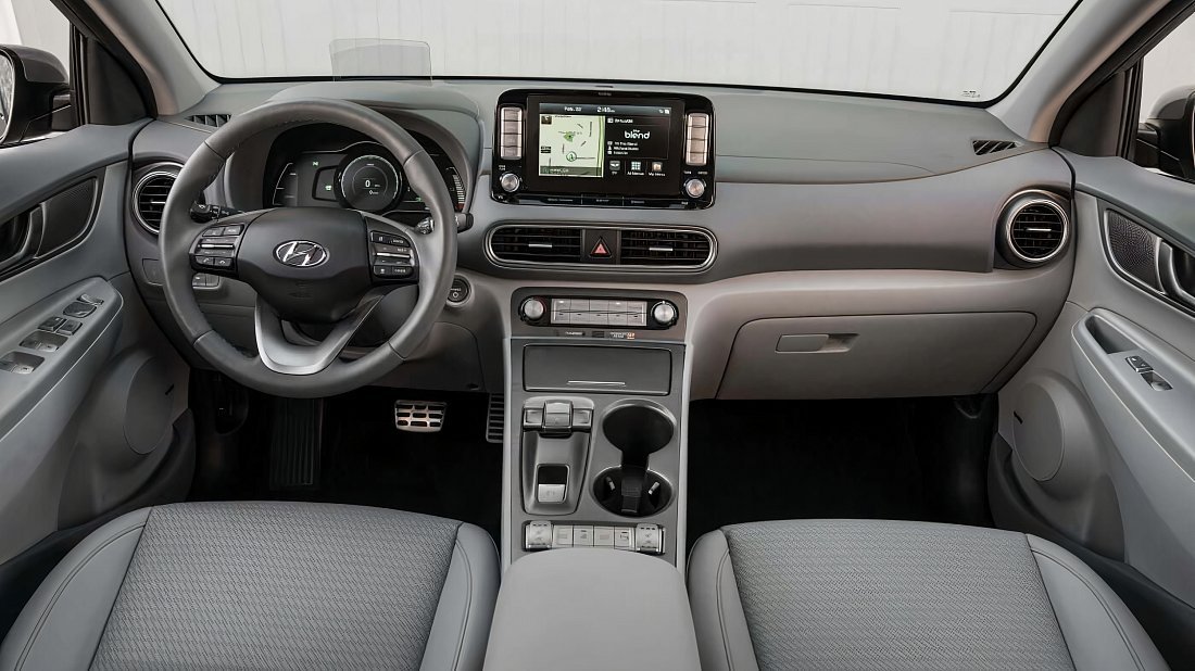Hyundai Kona Electric Long Range (2018-2019) interior, front seat, driver seat, dashboard, steering wheel, infotainment, cockpit
