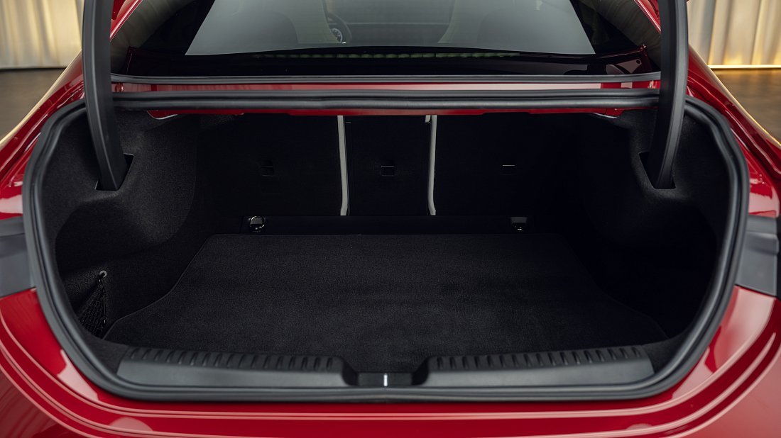 Mercedes CLA 350 4MATIC (2025-...) trunk, boot, seats up, seats upright, cargo space, cargo volume, cargo capacity, storage