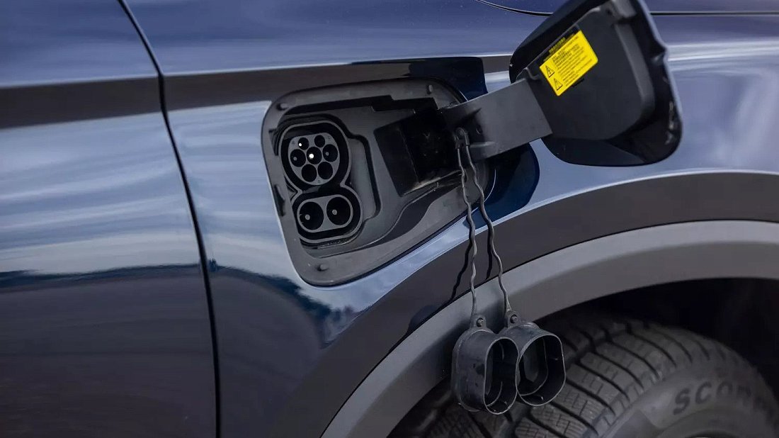 Skywell ET5 86 kWh (2022-...) charge port Europe photo, charging, inlet, plug, connector