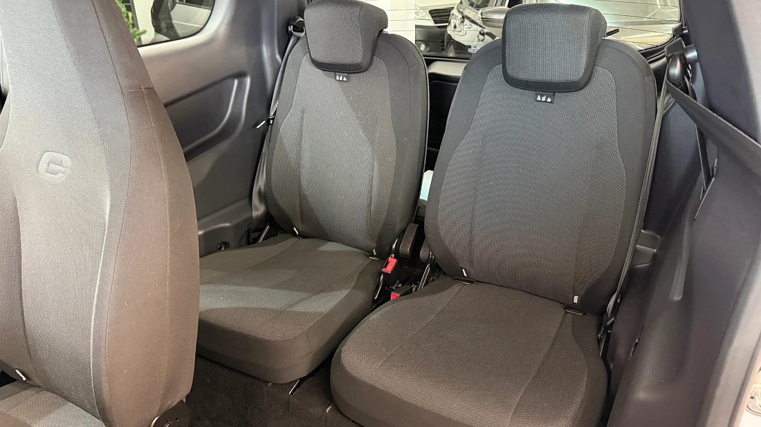 e.Go Life 20 (2020-2022) rear seats photo, back seats, passenger seats, legroom, headroom, interior
