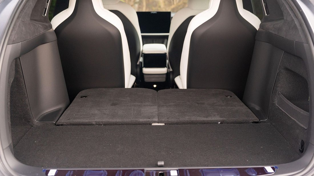 Tesla Model X Dual Motor (2021-…) trunk, boot, expanded, folded seats, maximum volume, max cargo, max capacity, max storage
