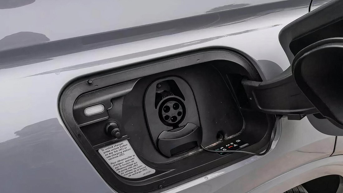 Audi Q4 Sportback e-tron 35 (2024-...) charge port USA, charging, inlet, plug, connector