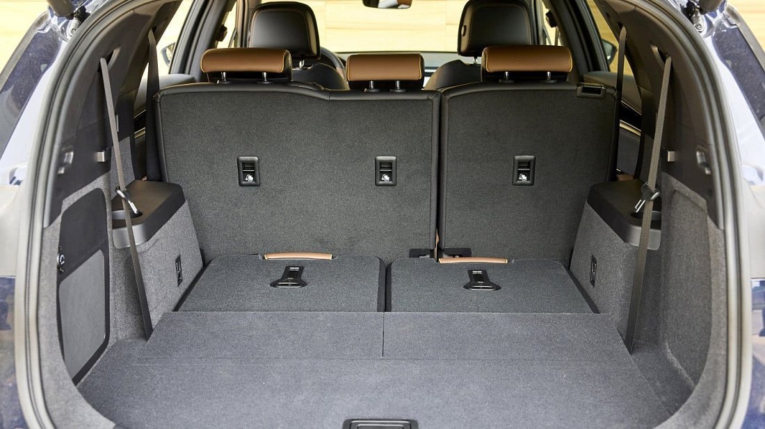 BYD Tang Flagship (2022-2024) trunk, boot, seats up, seats upright, cargo space, cargo volume, cargo capacity, storage