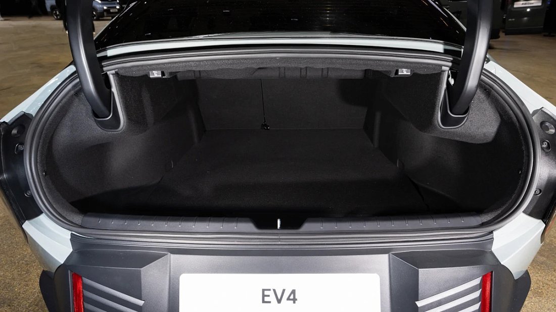 Kia EV4 Sedan Long Range (2025-…) trunk, boot, seats up, seats upright, cargo space, cargo volume, cargo capacity, storage