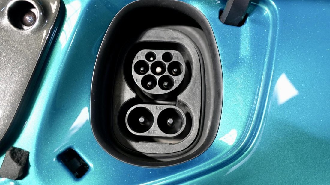 Rimac Nevera (2022-…) charge port Europe, charging, inlet, plug, connector