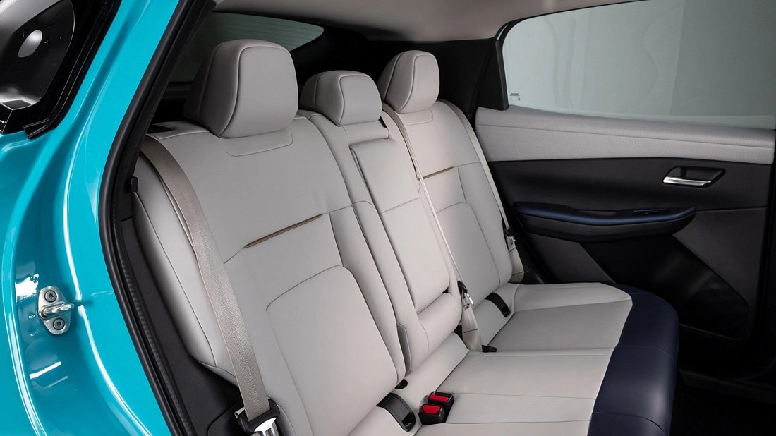 Nissan Leaf 52 kWh (2025-…) rear seats, back seats, passenger seats, legroom, headroom, interior