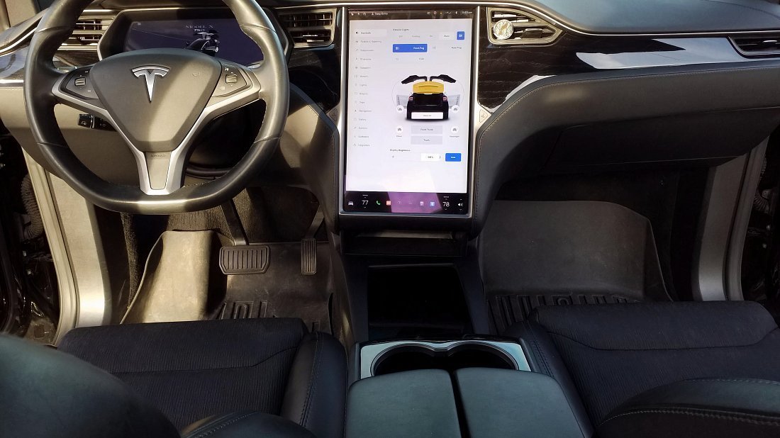 Tesla Model X Long Range Plus (2020-2021) interior, front seat, driver seat, dashboard, steering wheel, infotainment, cockpit