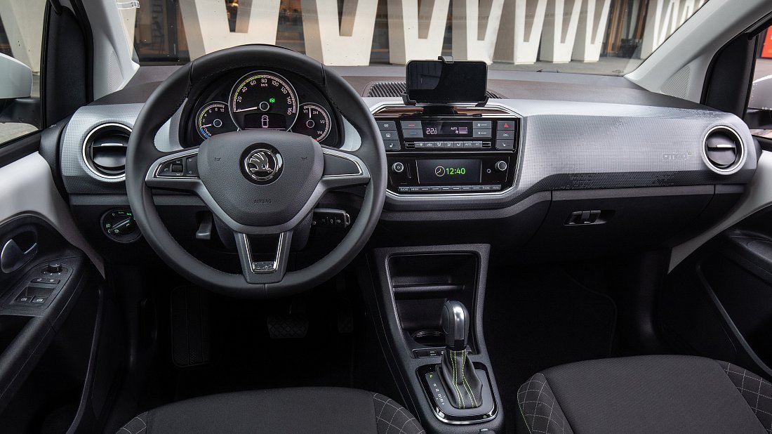 Škoda Citigo-e iV (2019-2021) interior, front seat, driver seat, dashboard, steering wheel, infotainment, cockpit