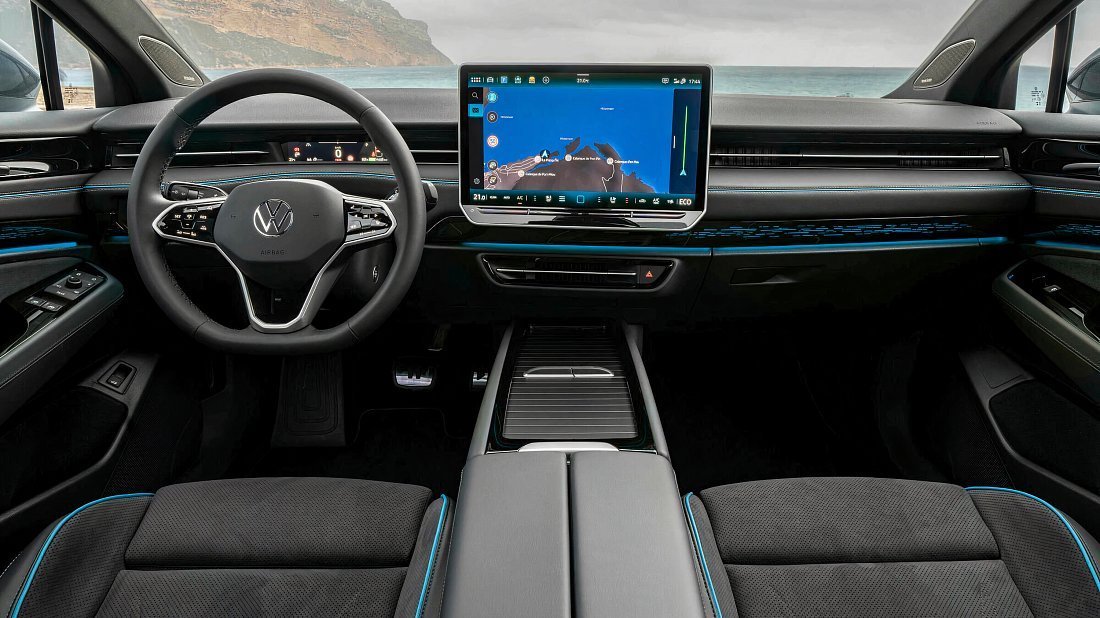 Volkswagen ID.7 Pro (2023-…) interior, front seat, driver seat, dashboard, steering wheel, infotainment, cockpit