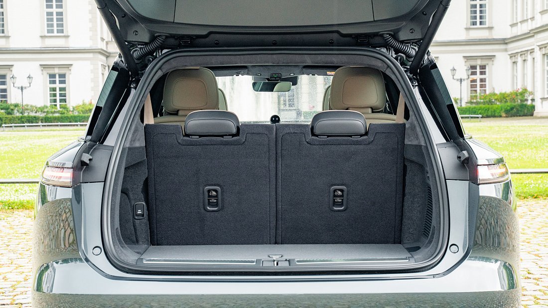 NIO EL8 Long Range (2024-…) trunk photo, boot, seats up, seats upright, cargo space, cargo volume, cargo capacity, storage
