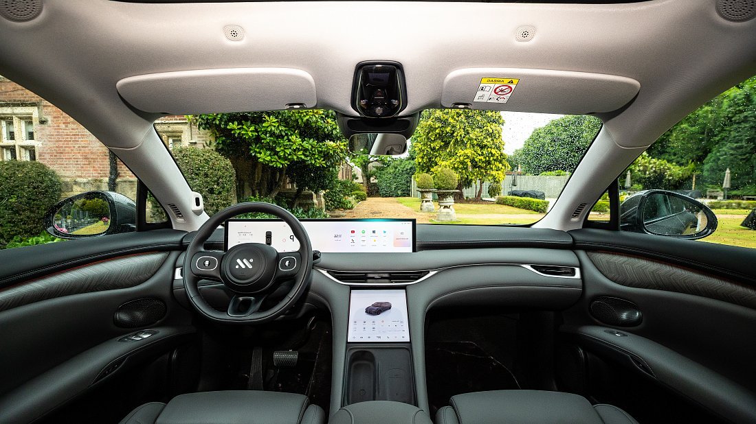 MG IM6 Performance (2025-...) interior photo, front seat, driver seat, dashboard, steering wheel, infotainment, cockpit