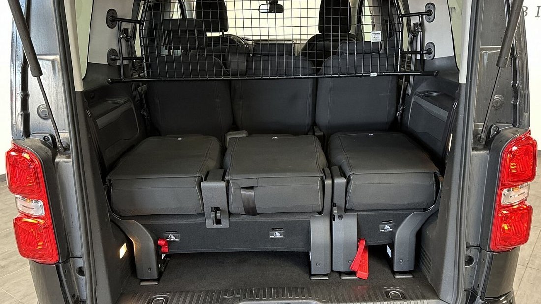 Opel Zafira Electric Life S 50 kWh (2020-2021) trunk, boot, expanded, folded seats, maximum volume, max cargo, max capacity, max storage