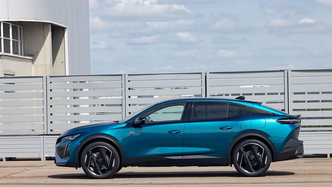 Peugeot e-408 58 kWh (2024-…) side profile photo, silhouette, doors, wheels, exterior