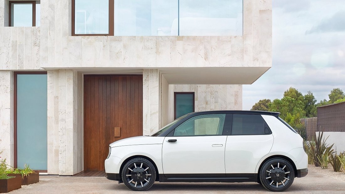 Honda e (2020-2022) side profile, silhouette, doors, wheels, exterior