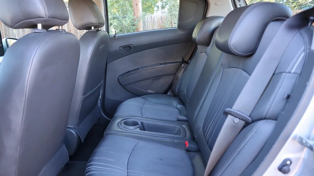 Chevrolet Spark EV 21 kWh (2013-2014) rear seats, back seats, passenger seats, legroom, headroom, interior