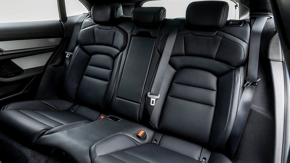 Porsche Taycan 4 Cross Turismo (2021-2024) rear seats, back seats, passenger seats, legroom, headroom, interior