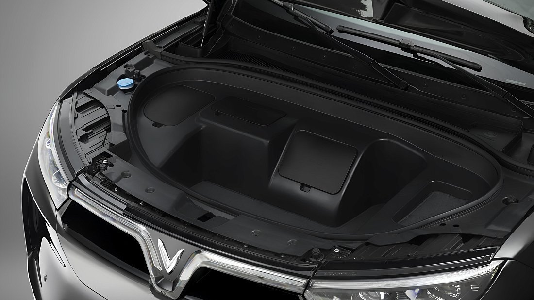 VinFast VF 9 Eco (2024-…) frunk, front trunk, under hood, storage, cargo, capacity, bonus space