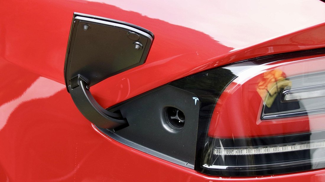 Tesla Model X Plaid (2025-…) charge port USA, charging, inlet, plug, connector