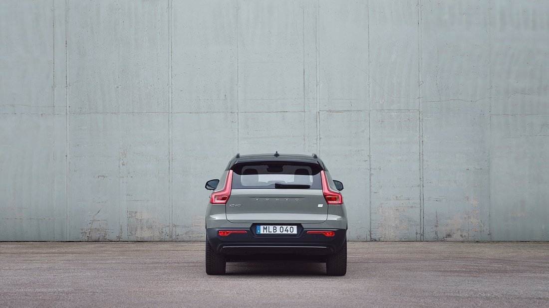 Volvo XC40 Recharge (EX40) Pure Electric (2022) rear view, taillights, trunk, spoiler, badge, bumper, exterior