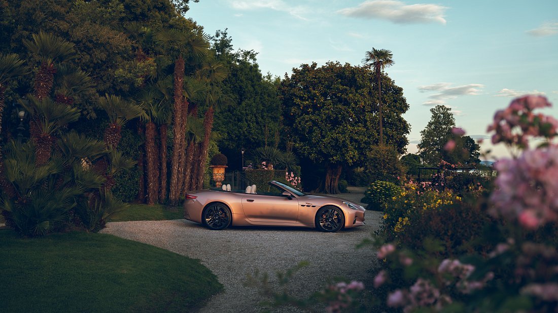 Maserati GranCabrio Folgore (2024-…) side profile photo, silhouette, doors, wheels, exterior
