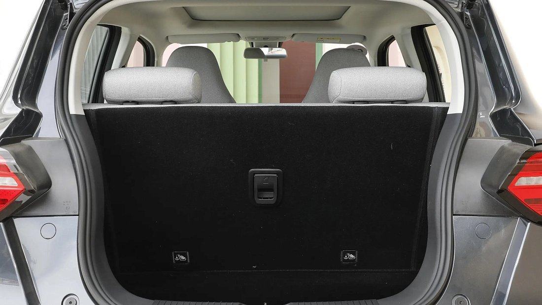 Leapmotor T03 (2024-..) trunk photo, boot, seats up, seats upright, cargo space, cargo volume, cargo capacity, storage