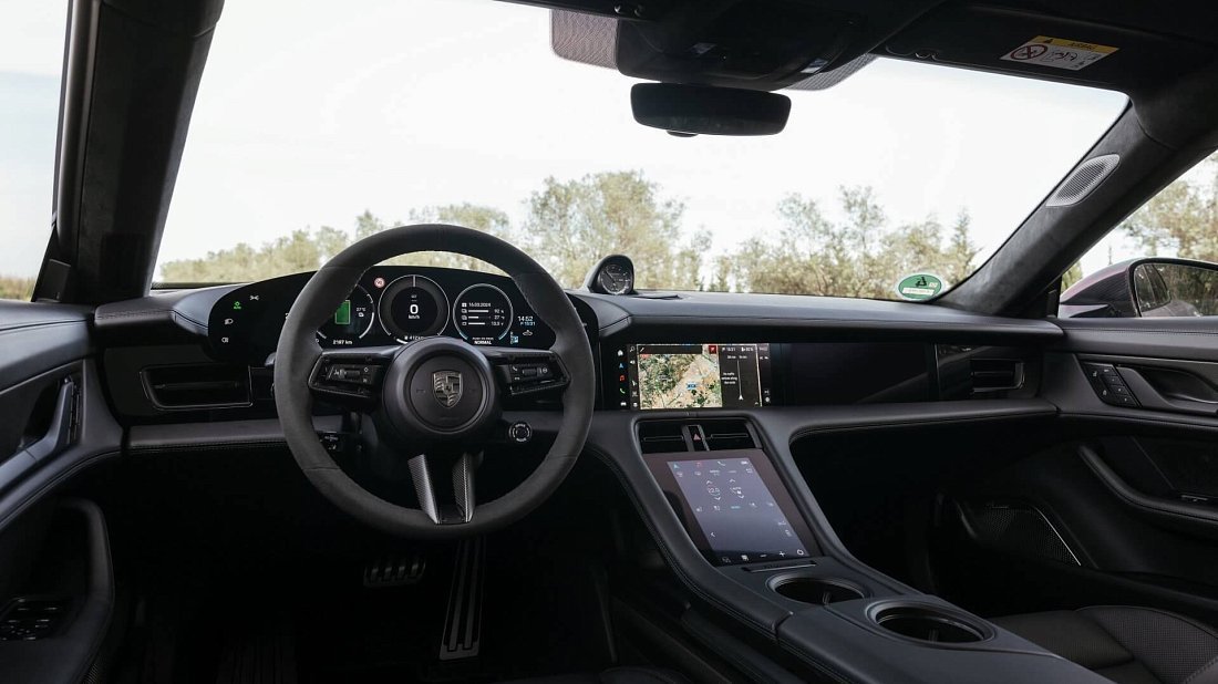 Porsche Taycan Turbo S Cross Turismo (2024-…) interior photo, front seat, driver seat, dashboard, steering wheel, infotainment, cockpit