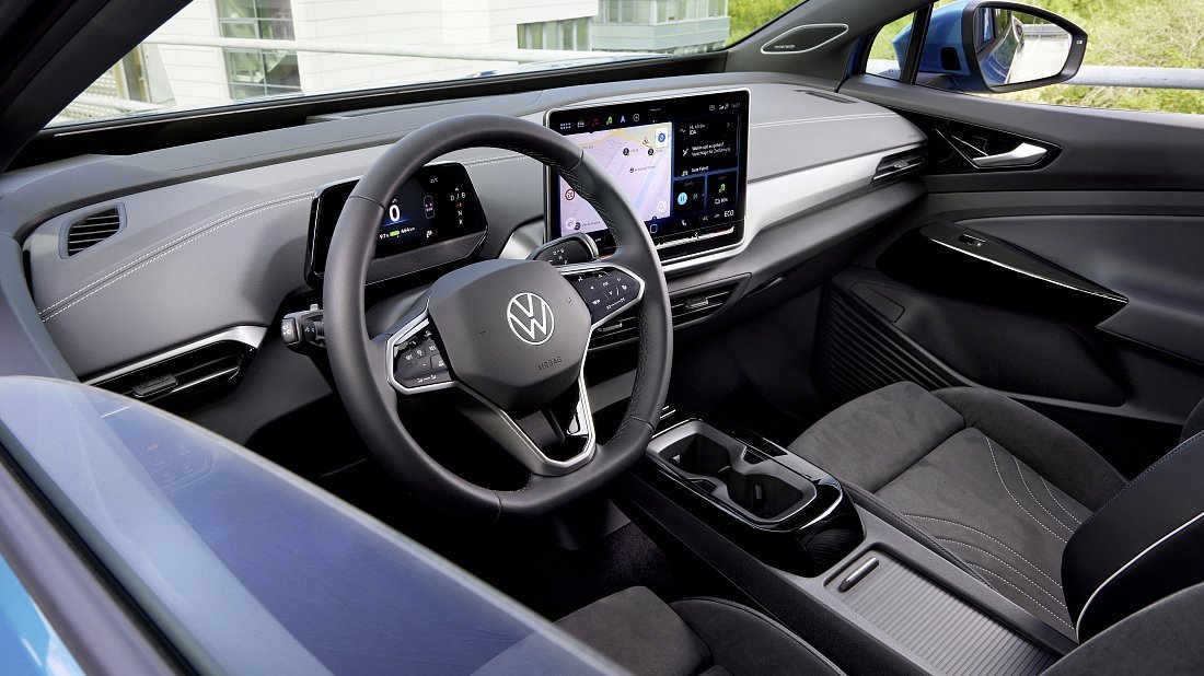 Volkswagen ID.4 Pure (2023-…) interior, front seat, driver seat, dashboard, steering wheel, infotainment, cockpit