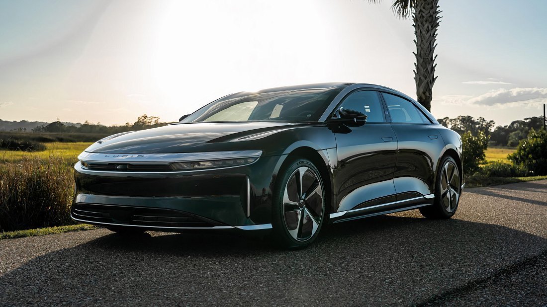 Lucid Air Pure RWD (2022-…) front view, front quarter, diagonal, exterior