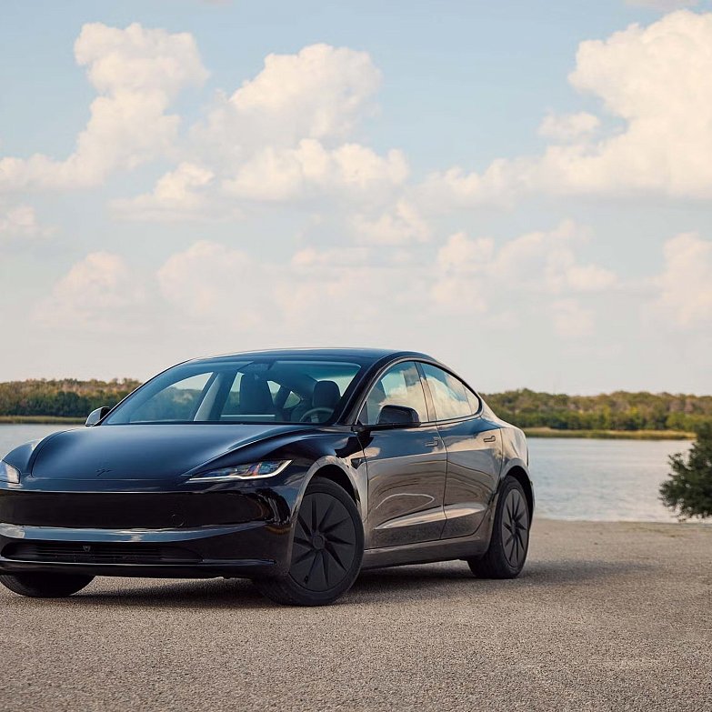 Tesla Model Overview Tesla Model 3 Standard RWD 2026 - Electric Sedan USA Overview | Green ...