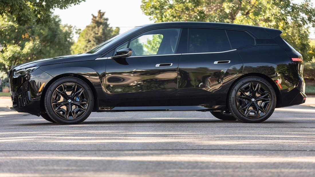 BMW iX M60 xDrive (2022-2025) side profile, silhouette, doors, wheels, exterior