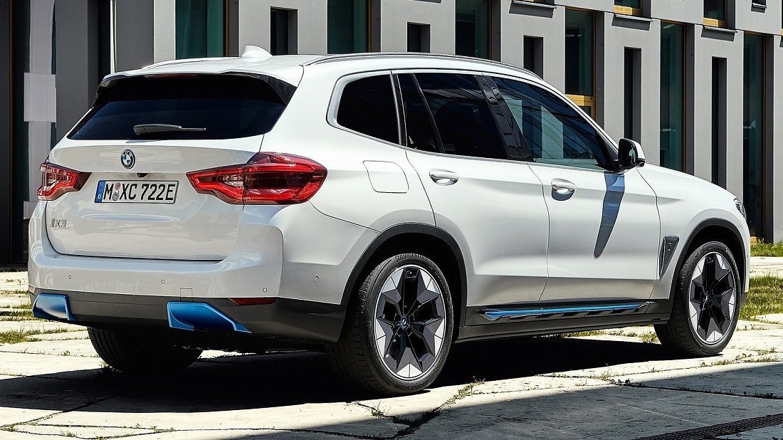 BMW iX3 Gen 1 (2020-2021) rear quarter, three-quarter view, diagonal, exterior