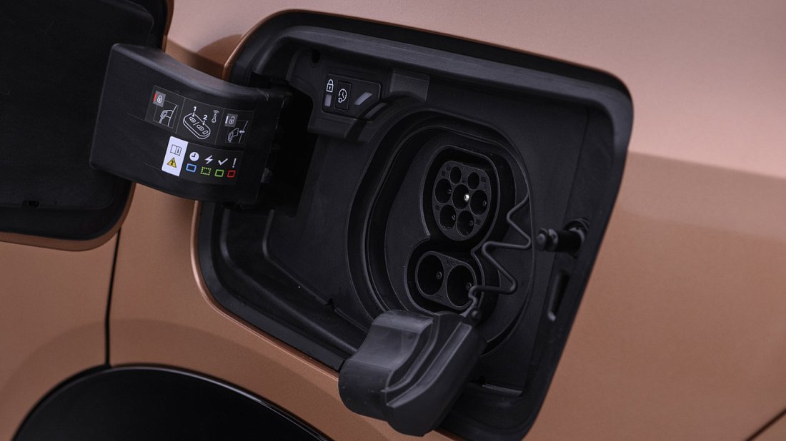 Opel Grandland Electric 82 kWh (2024-…) charge port Europe, charging, inlet, plug, connector