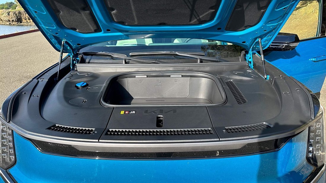 Kia EV9 GT Line AWD (2023-…) frunk photo, front trunk, under hood, storage, cargo, capacity, bonus space