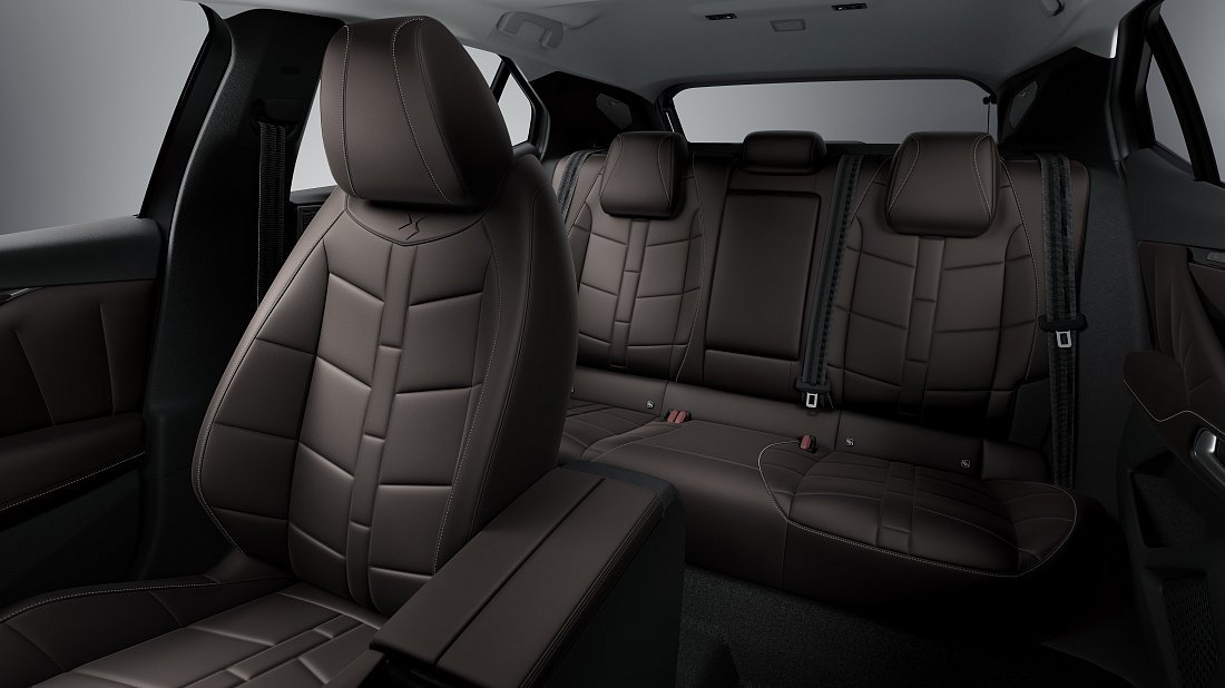 DS 4 E-Tense (2025-…) rear seats, back seats, passenger seats, legroom, headroom, interior