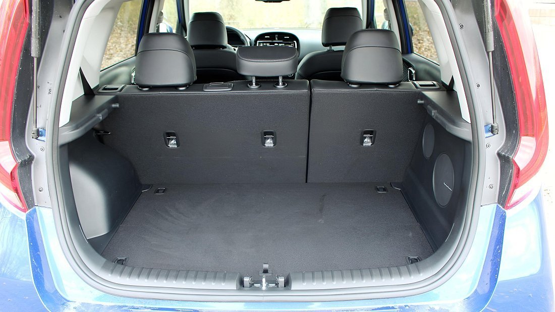 Kia Soul EV Long Range (2020-…) trunk, boot, seats up, seats upright, cargo space, cargo volume, cargo capacity, storage
