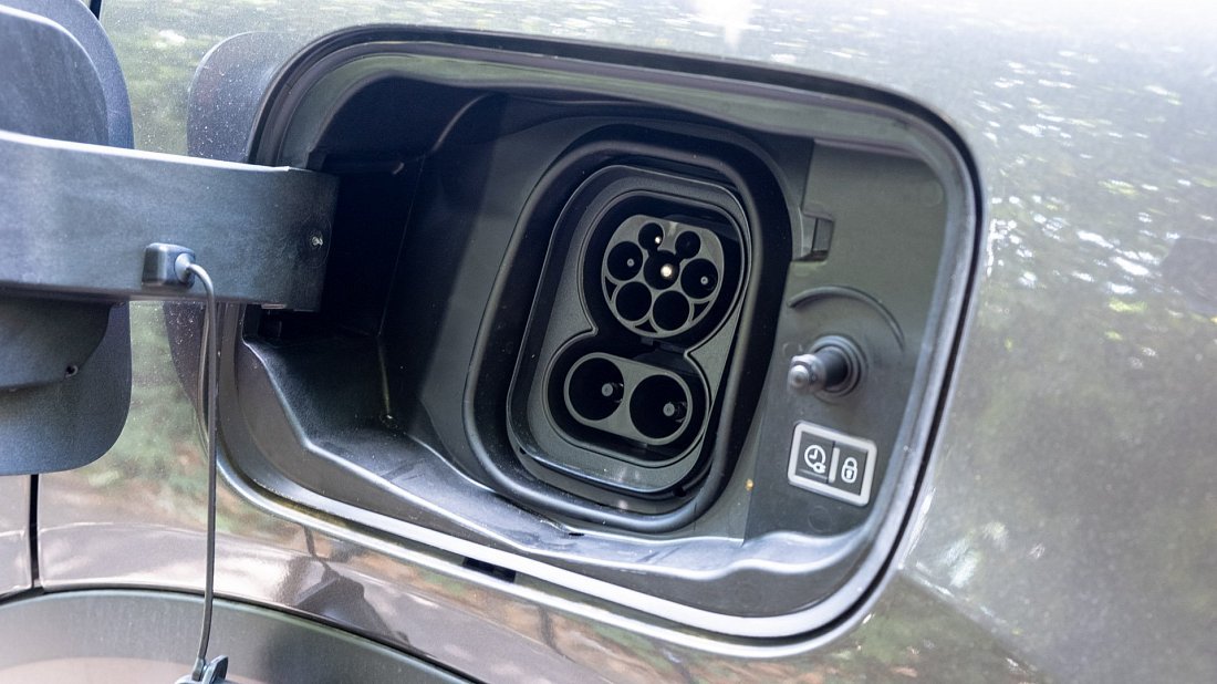 Citroën e-C4 50 kWh (2020-2024) charge port Europe, charging, inlet, plug, connector