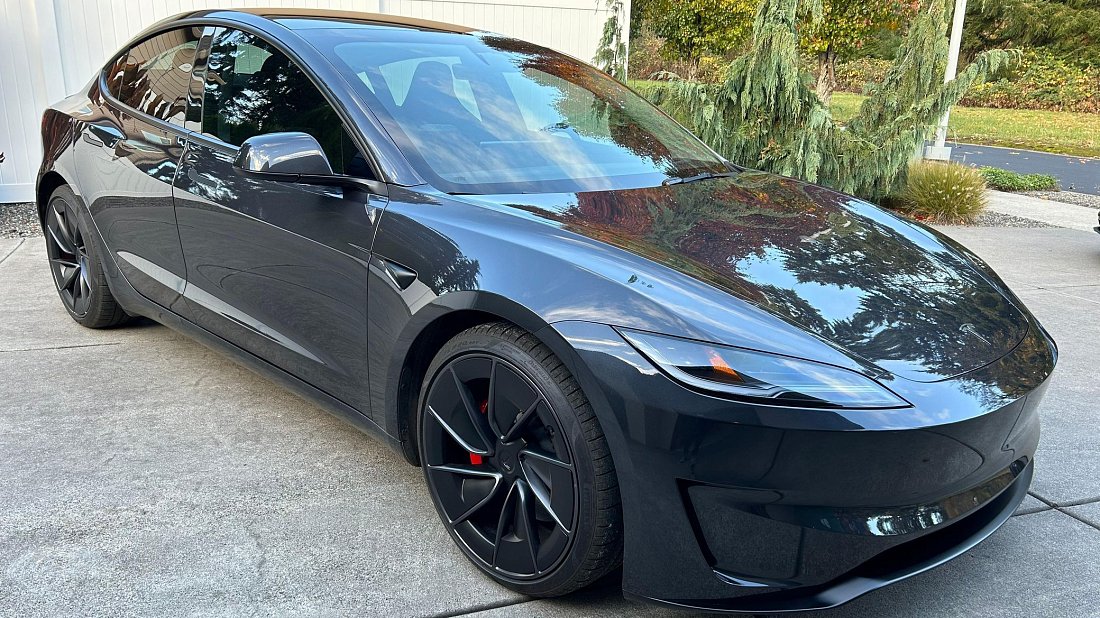 Tesla Model 3 Performance (2024-…) front view photo, front quarter, diagonal, exterior